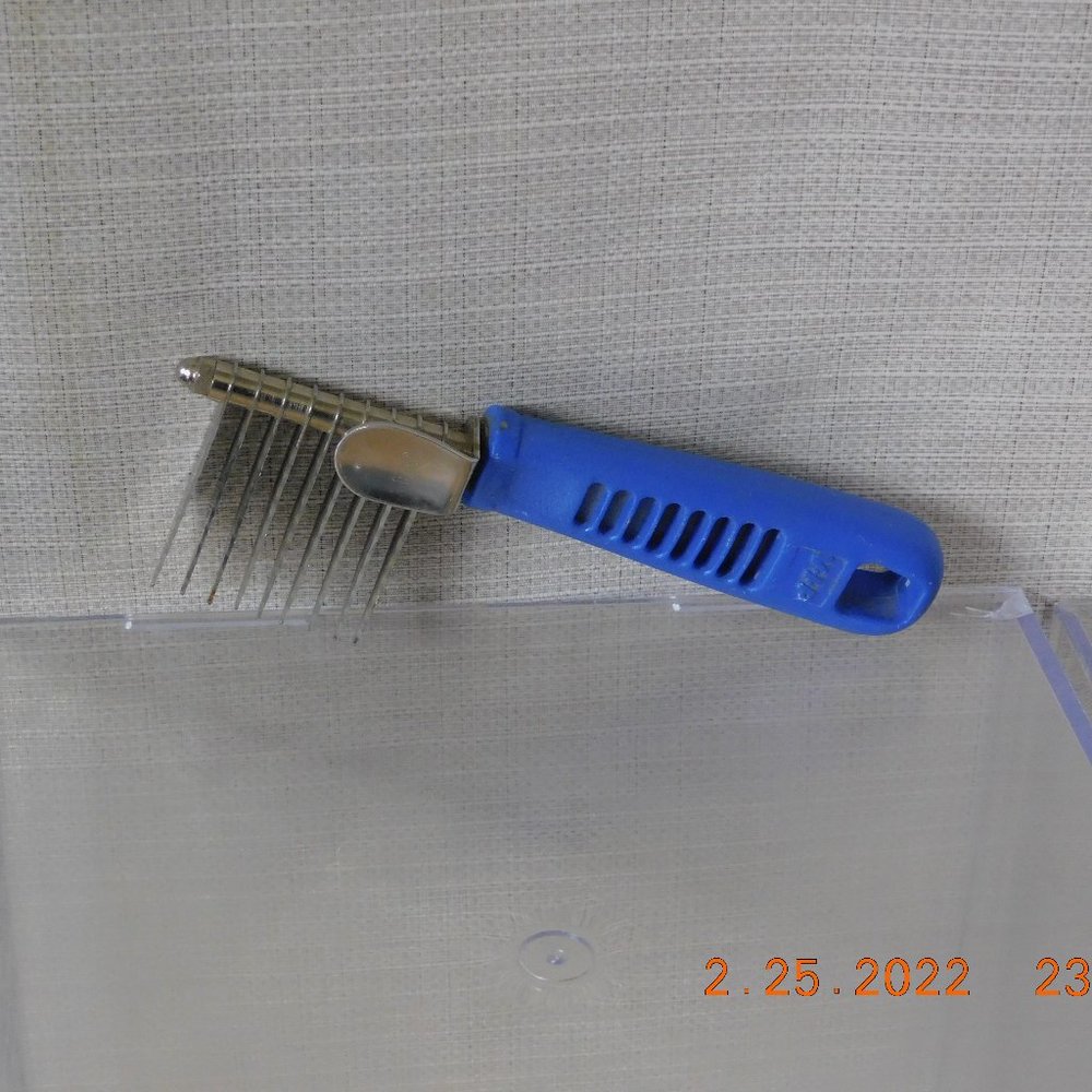 V-I-P Long Blade Dog & Cat Dematting Comb Rake Tool